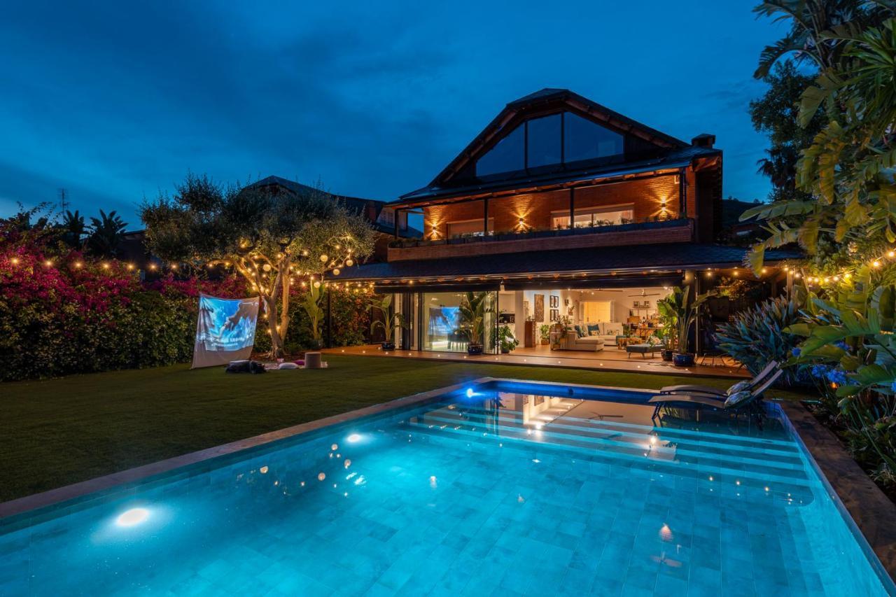 Villa Barcelona'S Tropical Oasis à Sant Just Desvern Extérieur photo